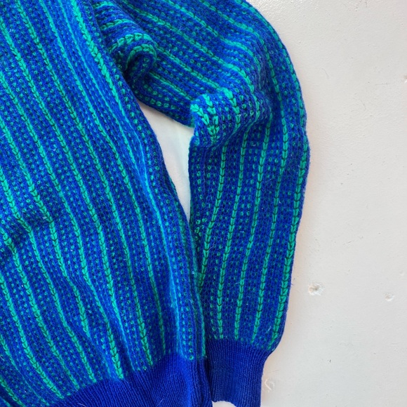 Vintage 100% Pure Virgin Wool Sweater - Picture 8 of 8